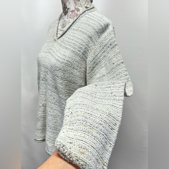 COLUMBIA Beige heather knit V‎ neck pullover size M. - Picture 4 of 12